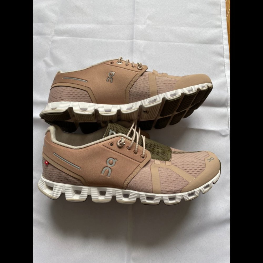 On Cloud Running Sneakers, Size 9